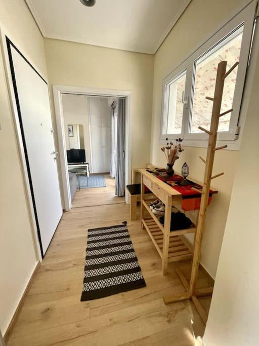Top Floor Apartment At Petrolona With Big Balcony Athens Exterior photo