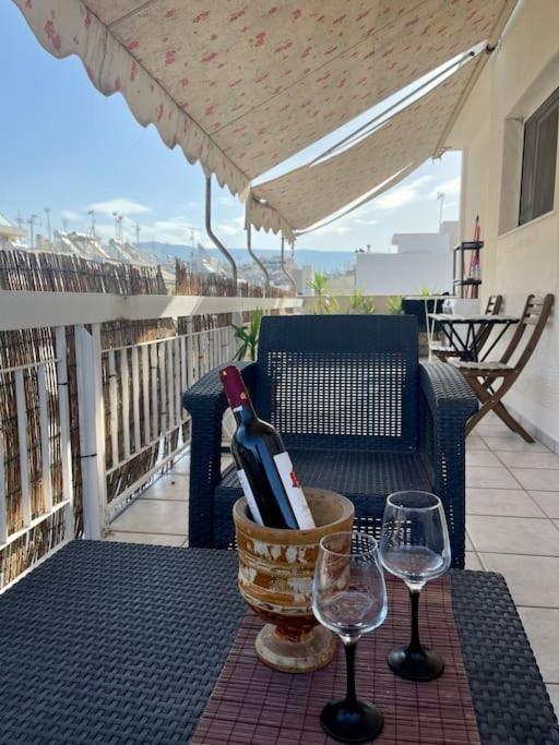 Top Floor Apartment At Petrolona With Big Balcony Athens Exterior photo